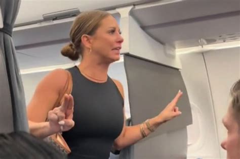 Tiffany Gomas, the 38-year-old woman whose American Airlines meltdown went mega-viral, has issued an emotional apology in which she expressed remorse for her behavior. Gomas famously exited a ...